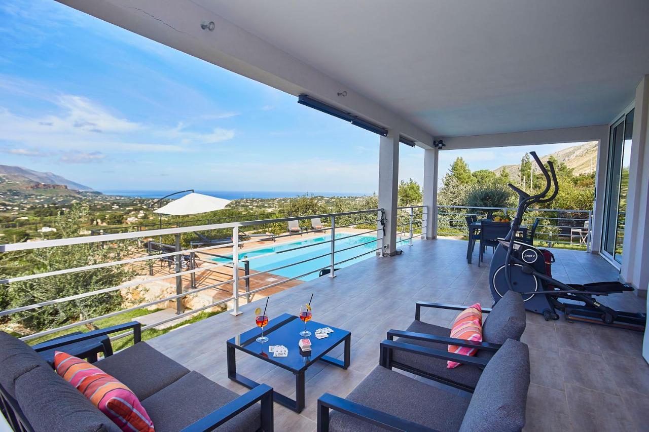 Villa Luxury Con Piscina Privata Vista Mare - กัสเตลลัมมาเร เดล โกลโฟ ภายนอก รูปภาพ