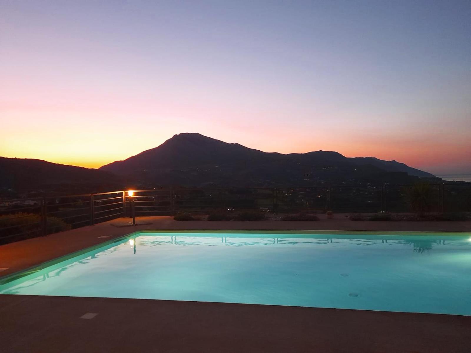 Villa Luxury Con Piscina Privata Vista Mare - กัสเตลลัมมาเร เดล โกลโฟ ภายนอก รูปภาพ